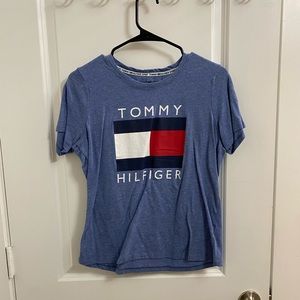 Blue Tommy Hilfiger t shirt. Like new. Size medium.